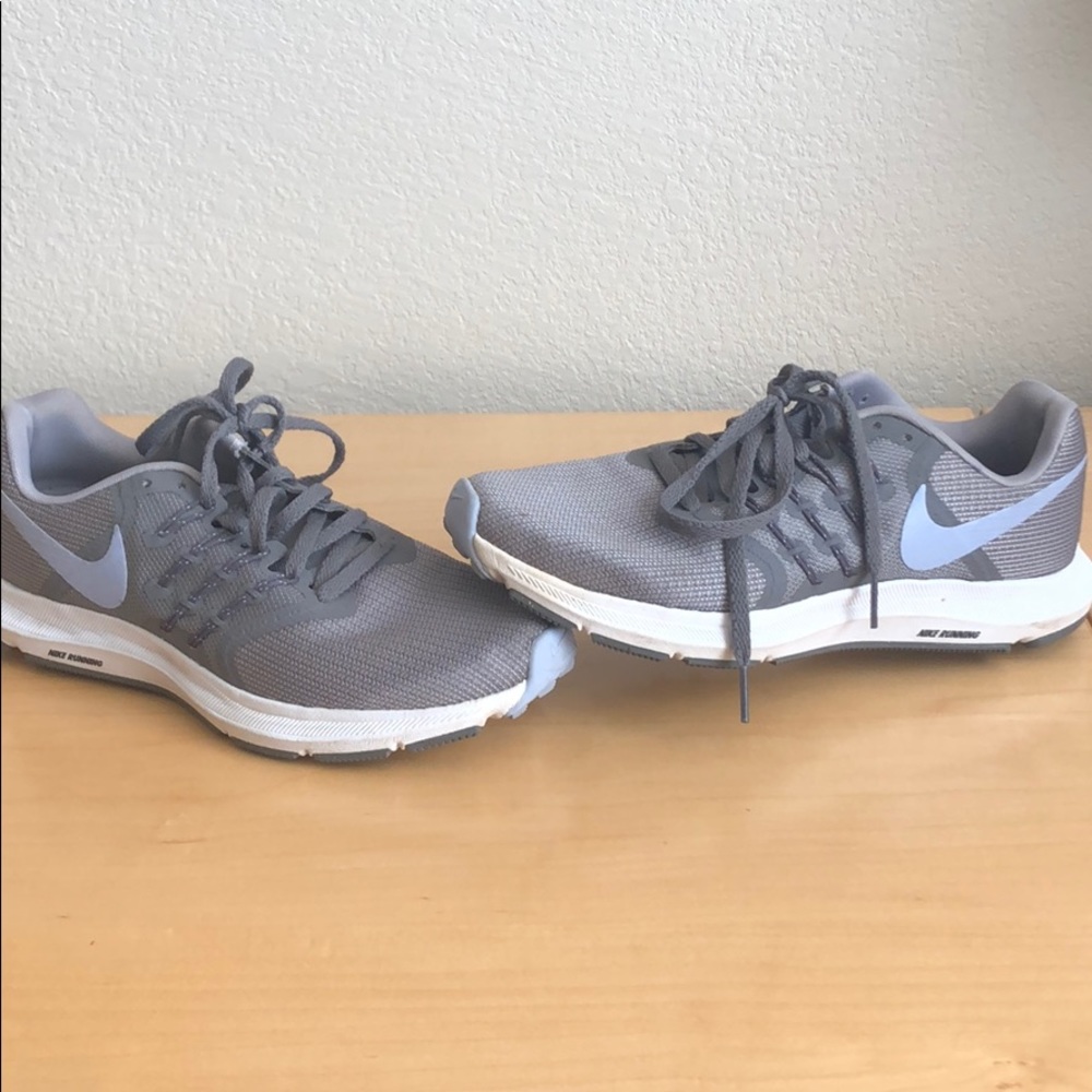 Nike Run Swift sneakers